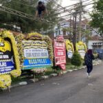 Berduka, Karangan Bunga dari Petinggi Polri hingga Megawati Hiasi Rumah Duka Eyang Meri Hoegeng