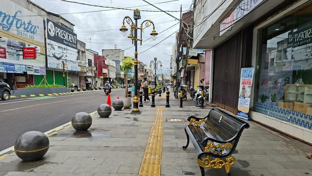 Pemkot Serang Tegas Larang Pedagang Jualan di Trotoar Kawasan Royal Pasca Revitalisasi