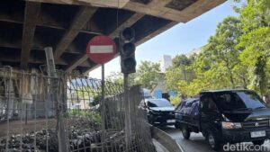 Lampu Lalu Lintas di Penjaringan Jakarta Utara Diduga Dicuri, Jalanan Makin Semrawut