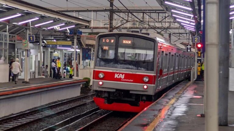 KAI Targetkan Headway KRL Tanah Abang-Rangkasbitung Dipersingkat Jadi 4-8 Menit pada 2029