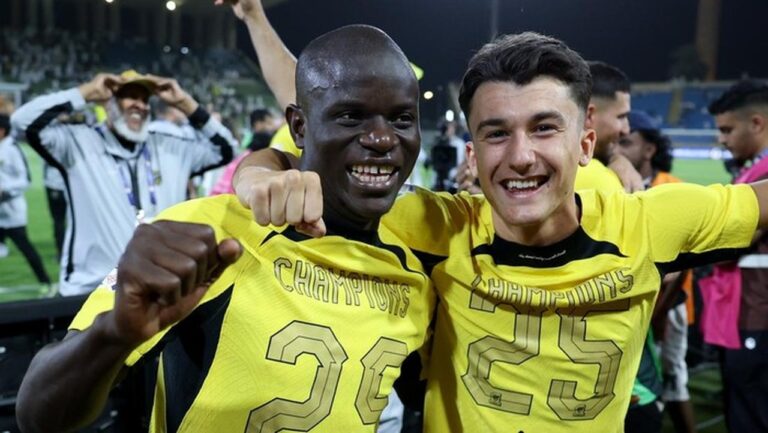 Fenerbahce Tuding Al Ittihad Gagal Kirim Dokumen, Transfer Kante dan En-Nesyri Berantakan