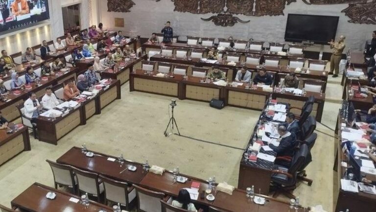 Adkasi Adukan Pemotongan Dana TKD ke DPR, Minta Kebijakan Tak Disamaratakan Adkasi Adukan Pemotongan Dana TKD ke DPR, Minta Kebijakan Tak Disamaratakan