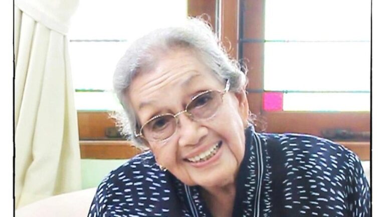 Eyang Meri Hoegeng Berpulang di Usia 100 Tahun, Dikenang Sebagai Sosok Istri Teladan Eyang Meri Hoegeng Berpulang di Usia 100 Tahun, Dikenang Sebagai Sosok Istri Teladan