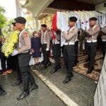 Jenazah Istri Jenderal Hoegeng, Eyang Meri, Diberangkatkan ke Pemakaman Bogor