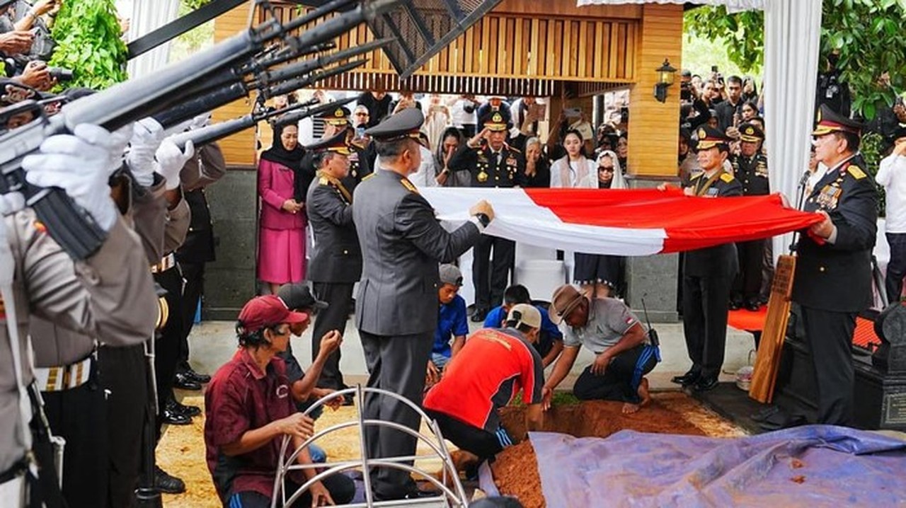 Prabowo Anugerahkan Bintang Bhayangkara Pratama untuk Meri Hoegeng, Istri Kapolri ke-5