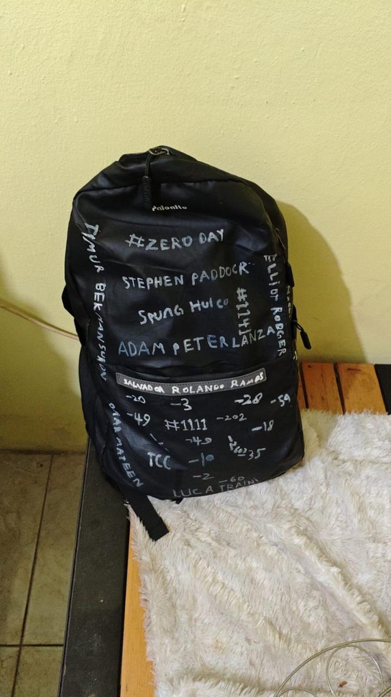 Tas Siswa SMP Pelempar Molotov Berisi Nama Pelaku Kekerasan Massal Luar Negeri