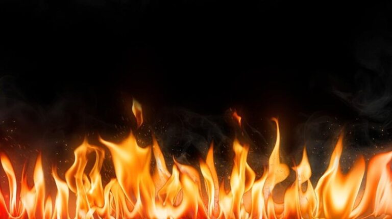 Rumah di Sikka NTT Dilalap Api, Diduga Dibakar Anak Kandung yang Mengalami Gangguan Jiwa