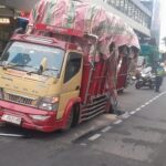 Truk Mogok di Gatot Subroto Lumpuhkan Lalu Lintas, Sejumlah Rute TransJakarta Dialihkan