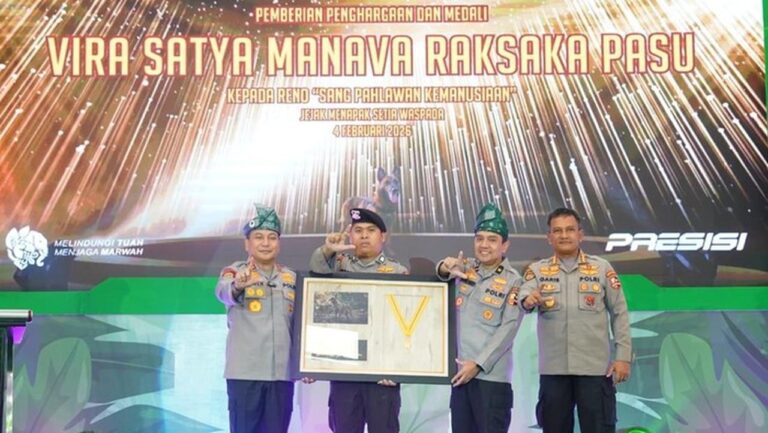 Polri Anugerahi Tanda Jasa ‘Vira Satya Manava Raksaka Pasu’ untuk Reno, Anjing K9 yang Gugur